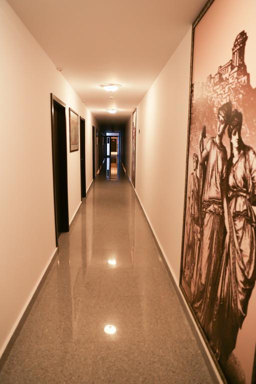 Hotel & Restaurant Ida Kurdzhali ภายนอก รูปภาพ